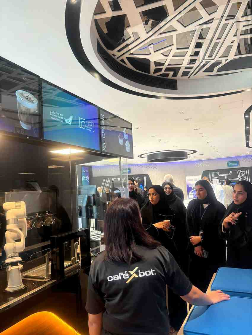 Abu Dhabi Mobility Innovation-Ice Cream Robot 4