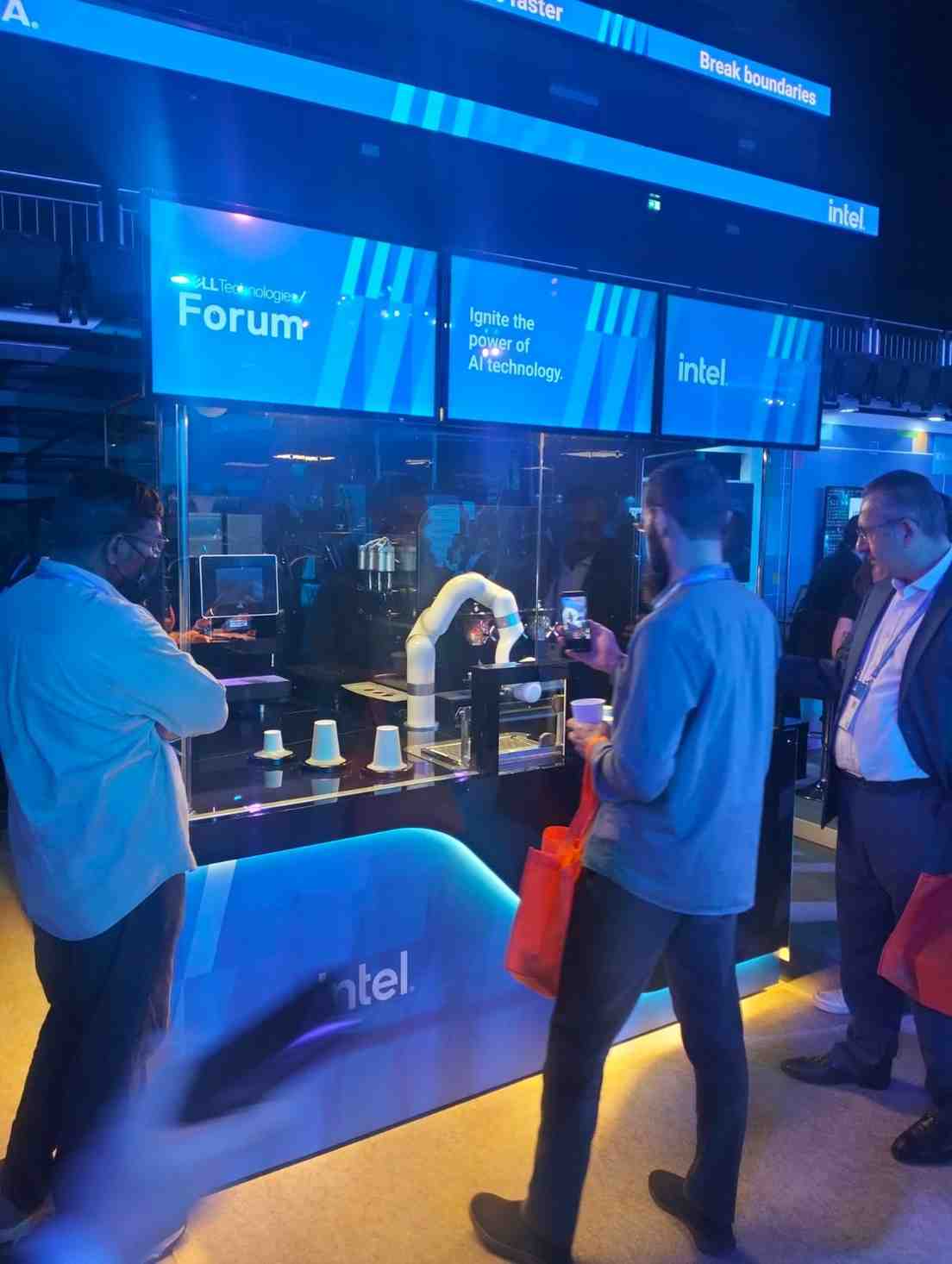 Dell Technologies Forum-Barista Robot 3